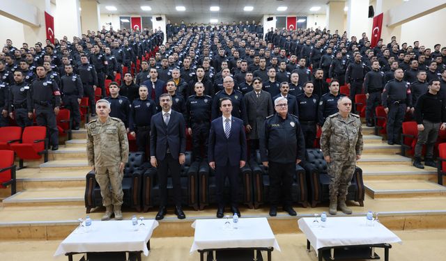 Bitlis’te anlamlı ziyaret: Bitlis’te polis adaylarına moral