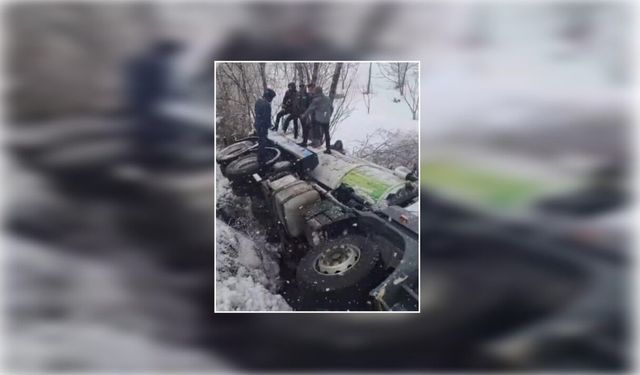 Bitlis'te vidanjör şarampole devrildi