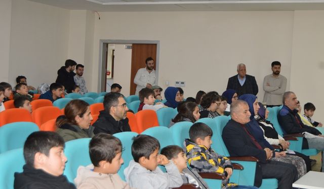 Tatvan Gençlik Merkezi’nde kış kulüpleri programı coşkuyla sona erdi