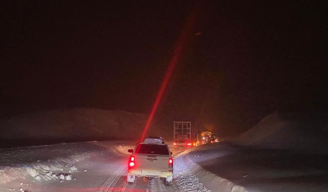 Hizan’da mahsur kalan doğal gaz tankeri kurtarıldı