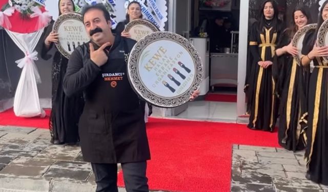 Şırdancı Mehmet açılışta erbane çaldı
