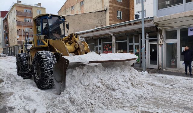 Ahlat Belediyesi’nden karla mücadele çalışması