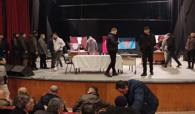 Ahlat Şoförler ve Otomobilciler Esnaf Odası seçimi başladı