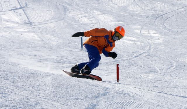 Bitlis’te Snowboard İl Birinciliği müsabakaları tamamlandı