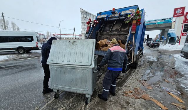 Güroymak Belediyesi zorlu kış şartlarında çalışmalarını sürdürüyor