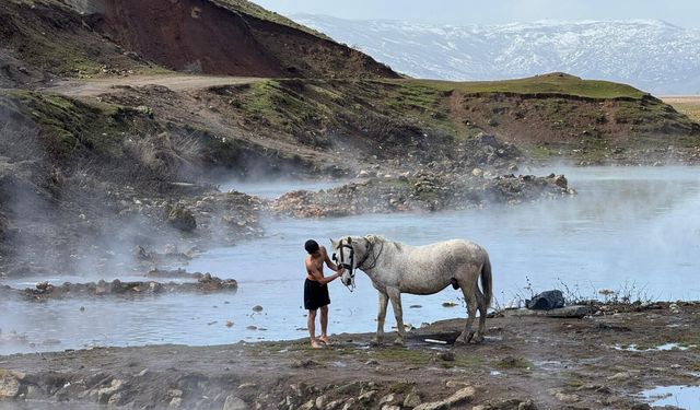 Budaklı Kaplıcası’nda Atlar ve Çocukların Kış Mesaisi