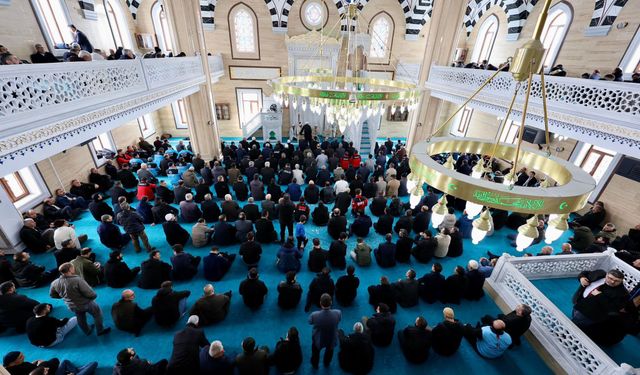 Bitlis’te deprem şehitleri için mevlid programı düzenlendi