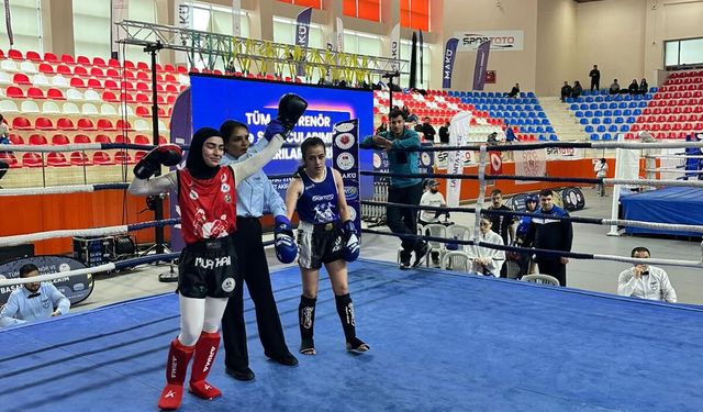 Tatvanlı Özlem Melek Korkmaz, Muaythai’de Türkiye Şampiyonu Oldu