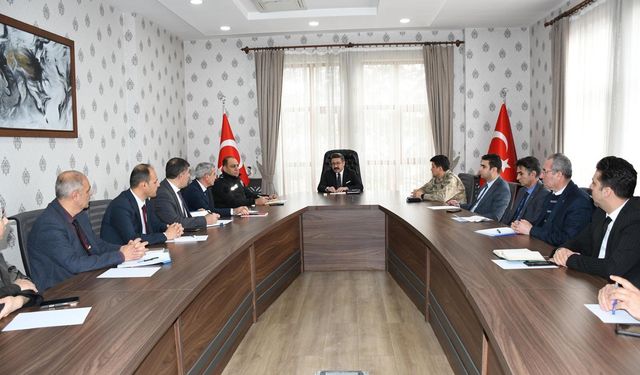 Adilcevaz’da ilçe idare şube başkanları toplantısı