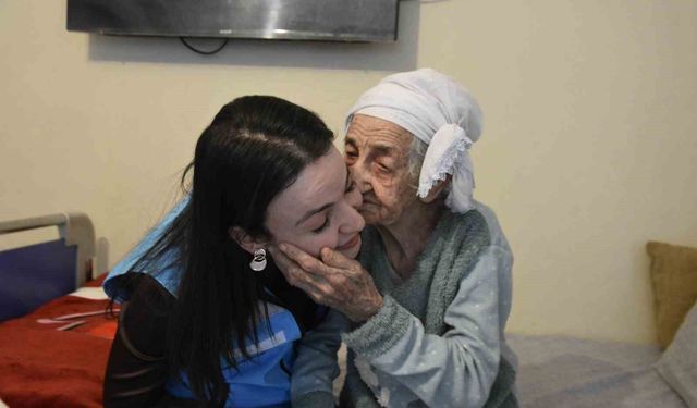 101 yaşındaki hastaya evde sağlık hizmeti