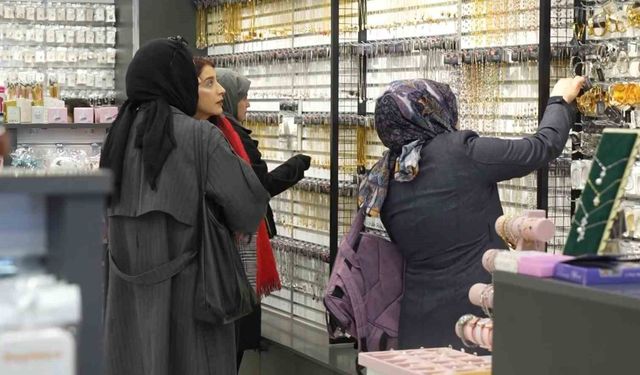 Aşk ekonomiyi canlandırdı: Satışlarda artış yaşandı