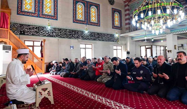 Çatak'ta çığ felaketinde hayatını kaybeden 42 kişi unutulmadı