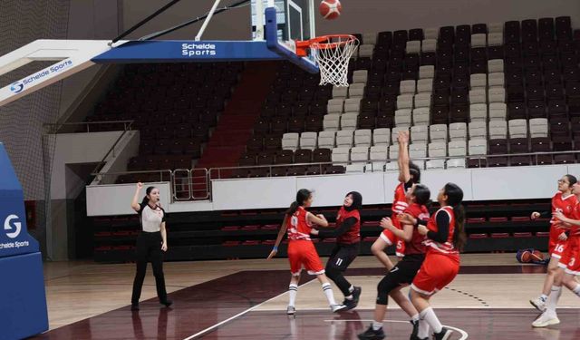 Elazığ'da basketbol bölge şampiyonası tamamlandı