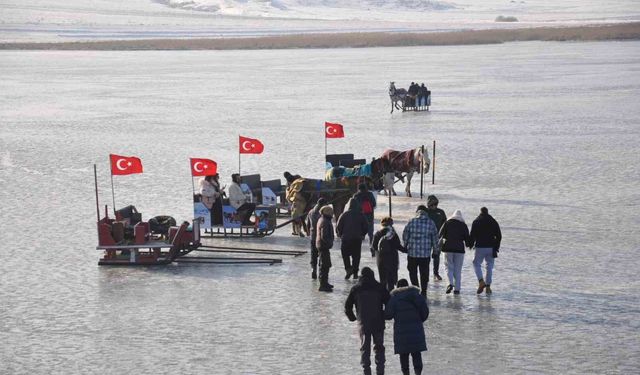 Kars Valiliği'nden kışa renk katacak buz şenliği