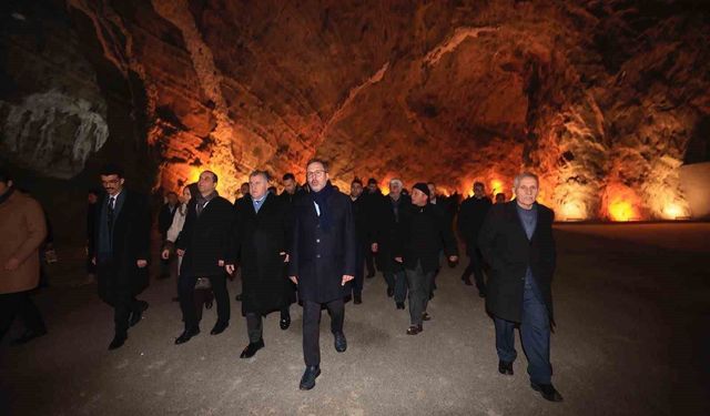 Kasapoğlu'ndan Tuzluca Tuz mağaraları için övgü dolu sözler