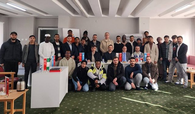 Kur’an sevdalıları dinleyenleri hayran bıraktı