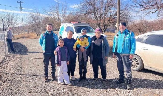 UMKE’nin kurtardığı aileyle 3 yıl sonra duygusal buluşma