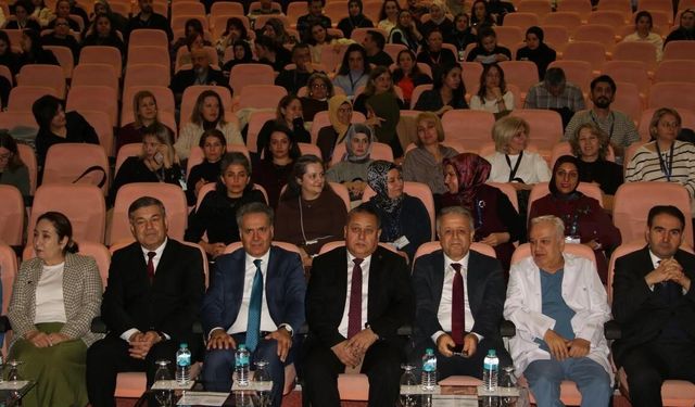 'Yoğun Bakım Hemşireliğinde Güncel Yaklaşımlar' sempozyumu gerçekleştirildi