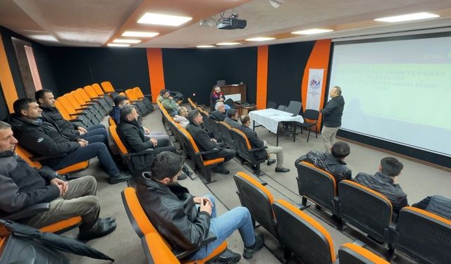 Yüksekova’da 98 yetiştirici sürü yönetimi eğitimi aldı