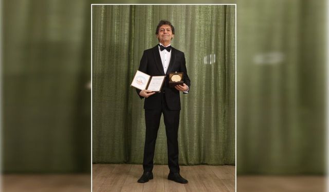 Fransa’da anlamlı ödül: Akif Manaf 2025 uluslararası barış ödülünü aldı