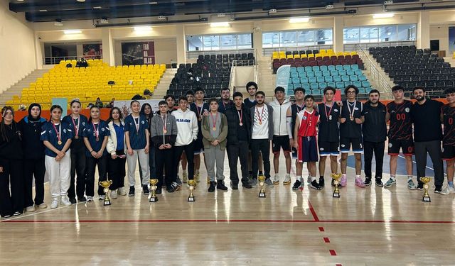 Bitlis’te 3x3 basketbol heyecanı sona erdi