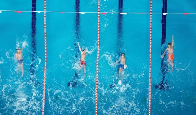Bitlis’te okul sporları yüzme müsabakaları tamamlandı