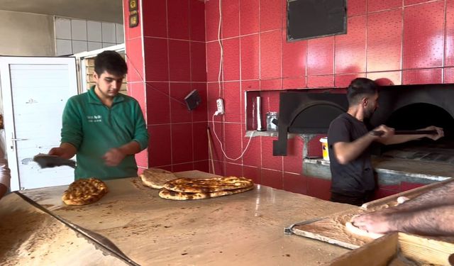 Adilcevaz’da 3 fırından ortak karar: Ramazan pidesi eski fiyattan satılıyor