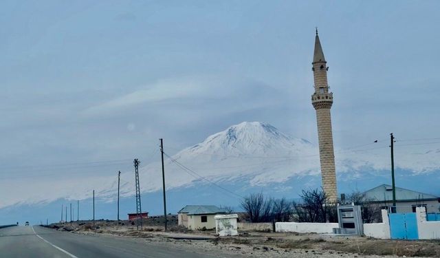 Ağrı Dağı'nın zirvesi hayran bıraktı