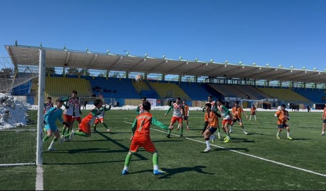 Ağrı'da futbol heyecanı start verdi