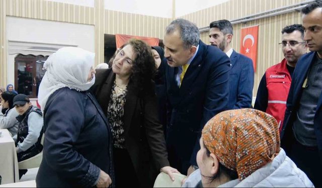 Ağrı'da yetim çocuklar iftar sofrasında bir araya geldi