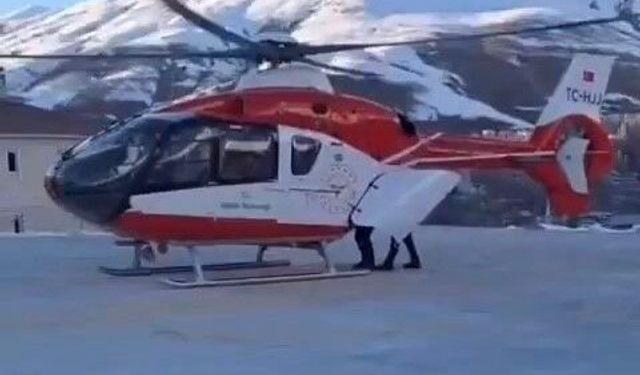 Bahçesaray'da helikopter ambulans minik hasta için havalandı