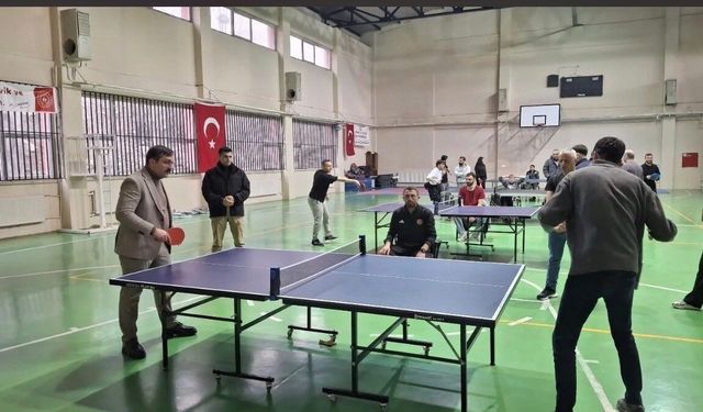 Bingöl'de masa tenisi turnuvası start verdi