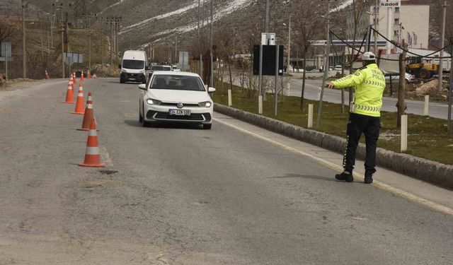Bitlis’te bayram öncesi sıkı trafik kontrolü