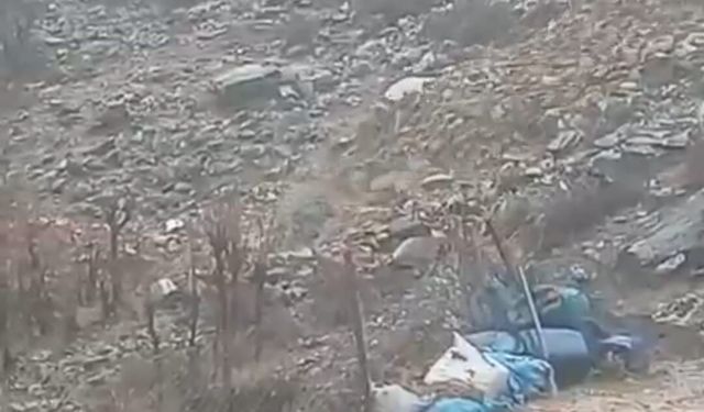 Bitlis’te heyelan köy yolunu kapattı, köye ulaşım durdu