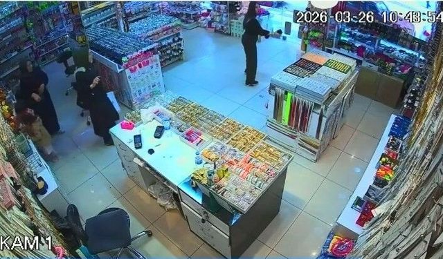 Depreme alışverişte yakalandılar, panikle kaçtılar