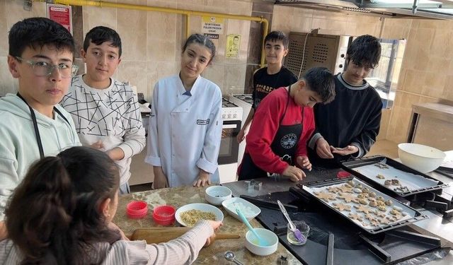 Elazığ’da öğrenciler atölyede eğitim aldı