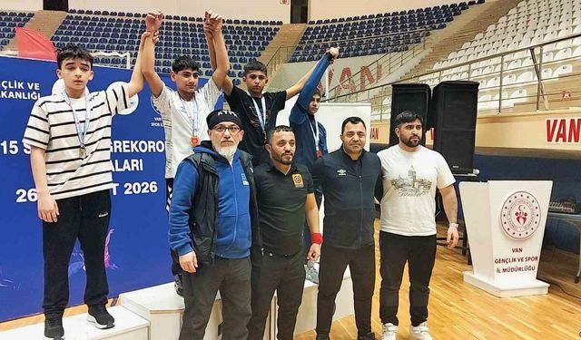 Erzincanlı sporculardan bölge şampiyonasında gururlandıran başarı