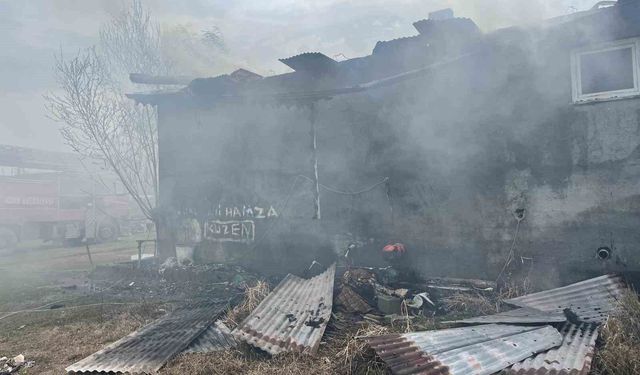 Iğdır'da çıkan yangında ev kullanılamaz hale geldi