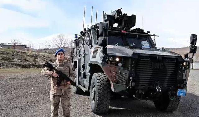 Kadın Jandarmalar 8 Mart’ı görevde kutladı