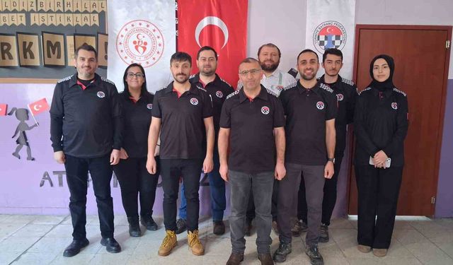Kars'ta Yeşilay Haftası'na özel satranç turnuvası büyük ilgi gördü