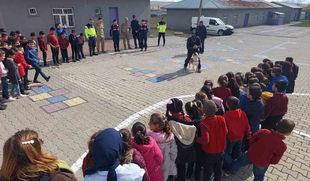 Korkut’ta öğrencilere kişisel güvenlik ve trafik eğitimi