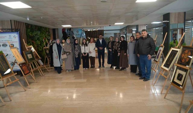 Muş'ta 'Sanatın Diliyle Değerlerimiz' sergisi yoğun ilgi gördü
