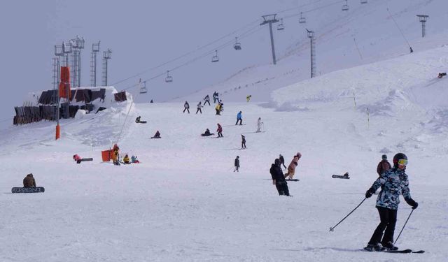 Palandöken’de bayram hareketliliği