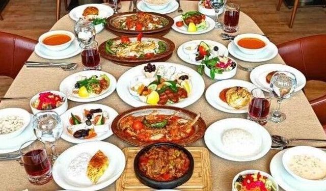 Uzmanlardan Ramazan’da dengeli beslenme uyarısı