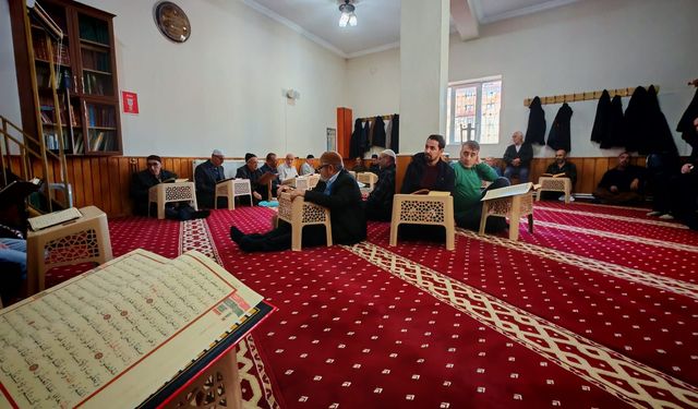 Ahlat’ta mukabele geleneği devam ediyor