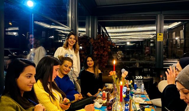 Ahlat’ta vatandaşlar iftar sonrası ayna boyama etkinliğinde buluştu