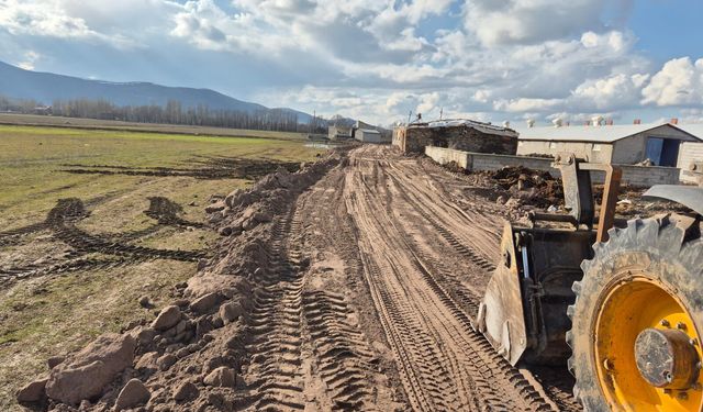 Güroymak’ta 250 metrelik yol dolgusu tamamlandı