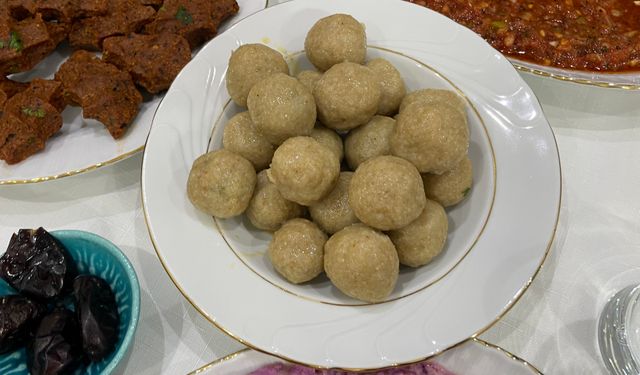 Asırlık lezzet Bitlis Köftesi iftarda damakları şenlendiriyor