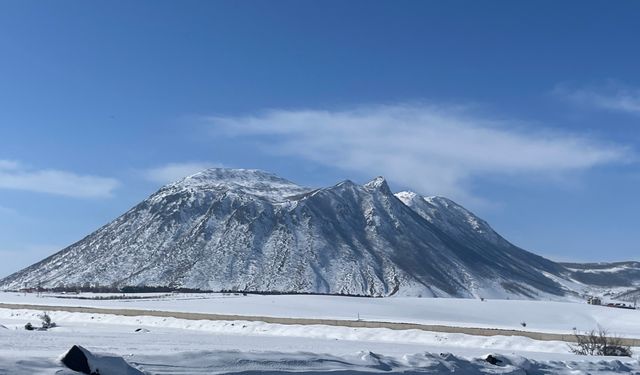 Kirkor Dağı’nda kartpostallık kış manzarası