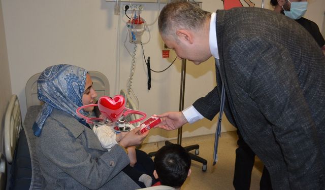 İl Sağlık Müdürü Ergene’den hastalara çeçmiş olsun ziyareti